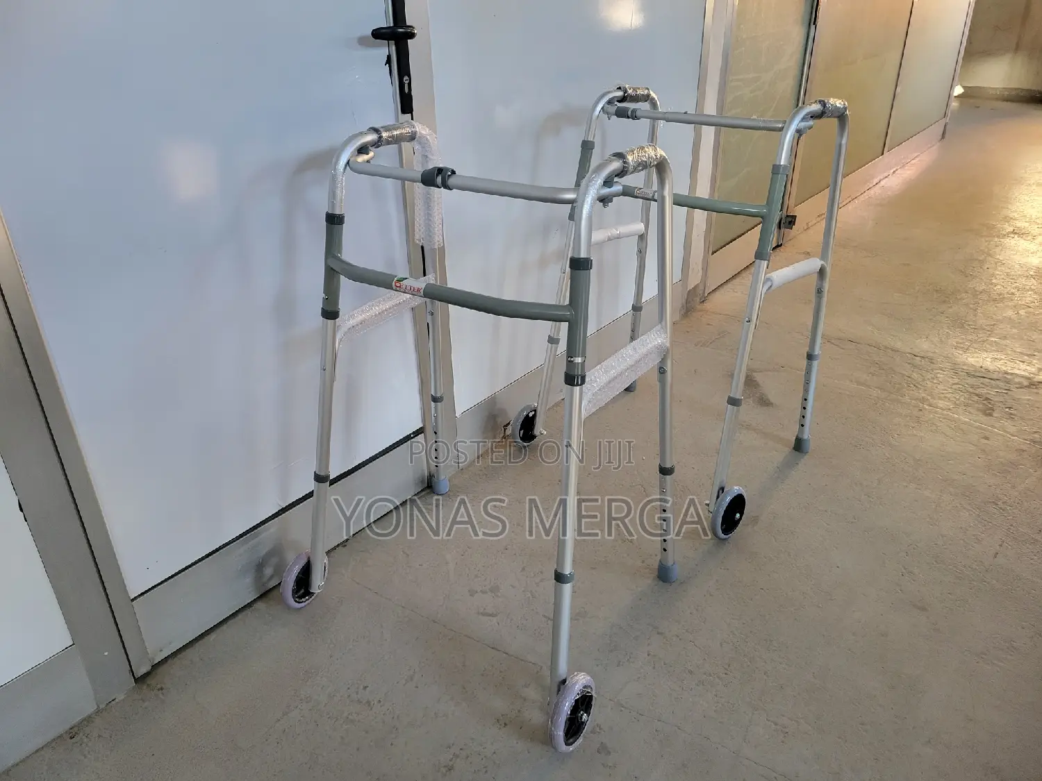 Walker嚼ktxx Foldable Walking Frame蟻walker00walker