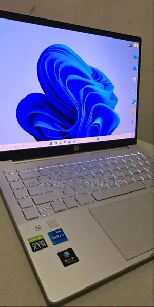 Photo - New Laptop HP Pavilion 14 16GB Intel Core I5 SSD 16 GB