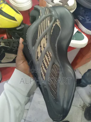 Original Adidas Yeezy 700