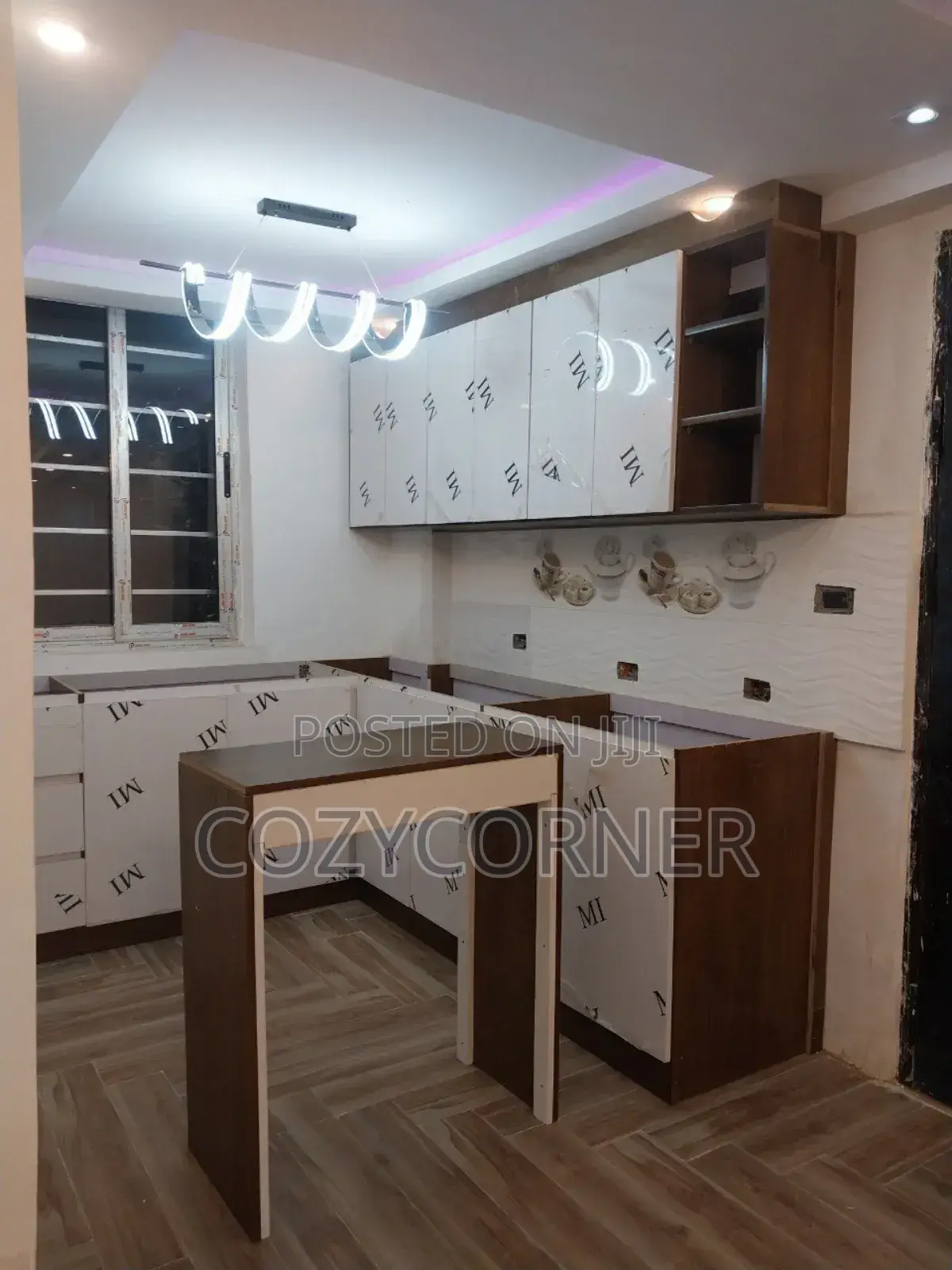 Kitchen Cabinet With Simplicity Valued Per Square Meter. ኪችን በካሬ