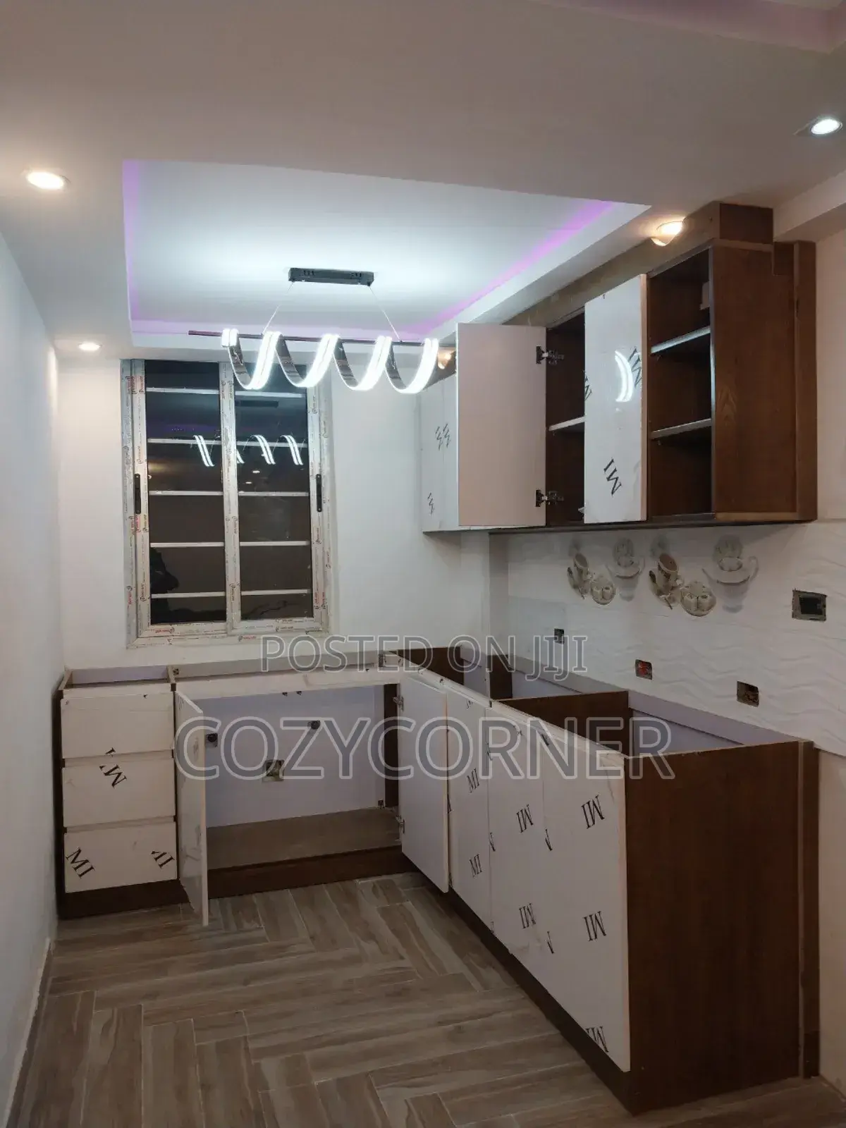 Kitchen Cabinet With Simplicity Valued Per Square Meter. ኪችን በካሬ