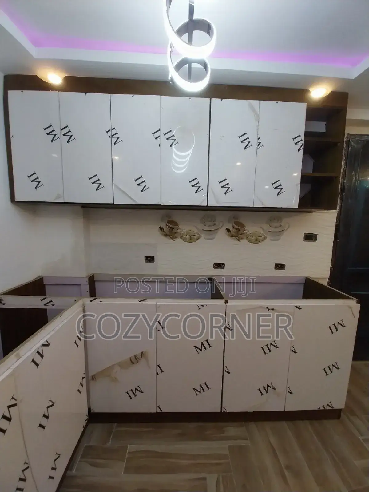 Kitchen Cabinet With Simplicity Valued Per Square Meter. ኪችን በካሬ