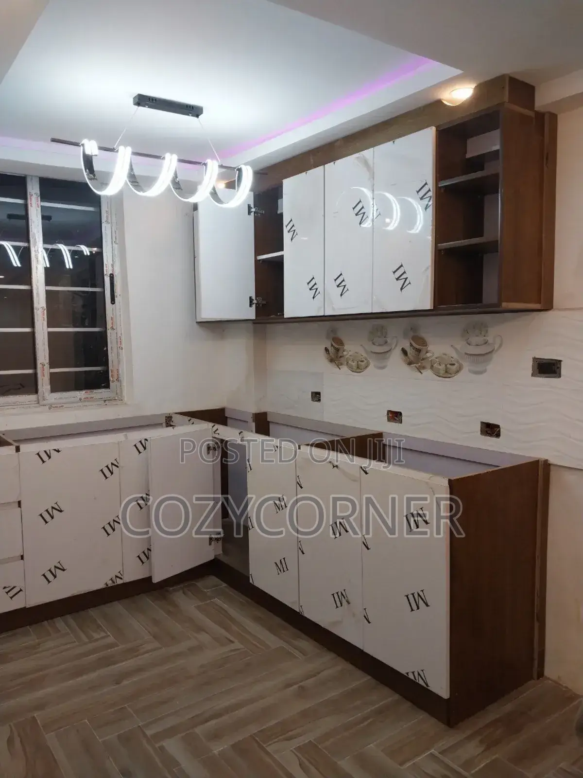 Kitchen Cabinet With Simplicity Valued Per Square Meter. ኪችን በካሬ