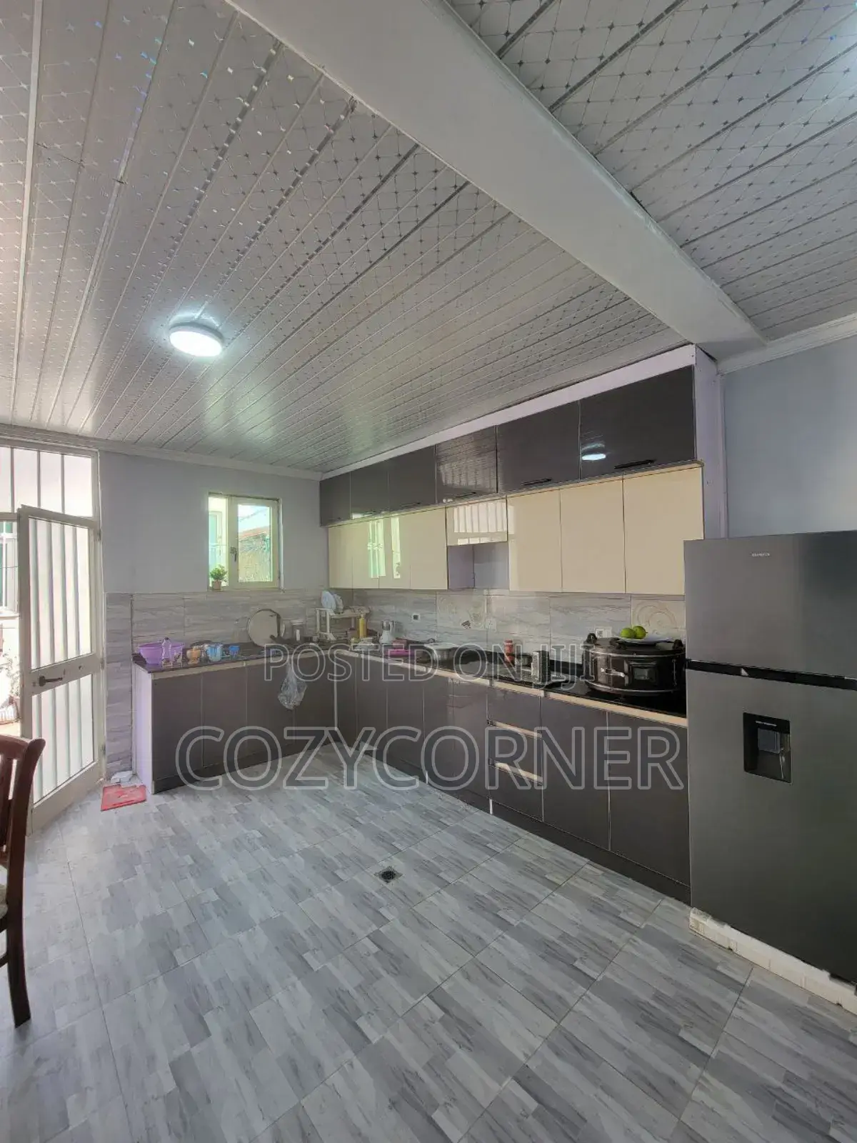 Glossy Kitchen Island Priced Per Square Meter. ኪችን በካሬ