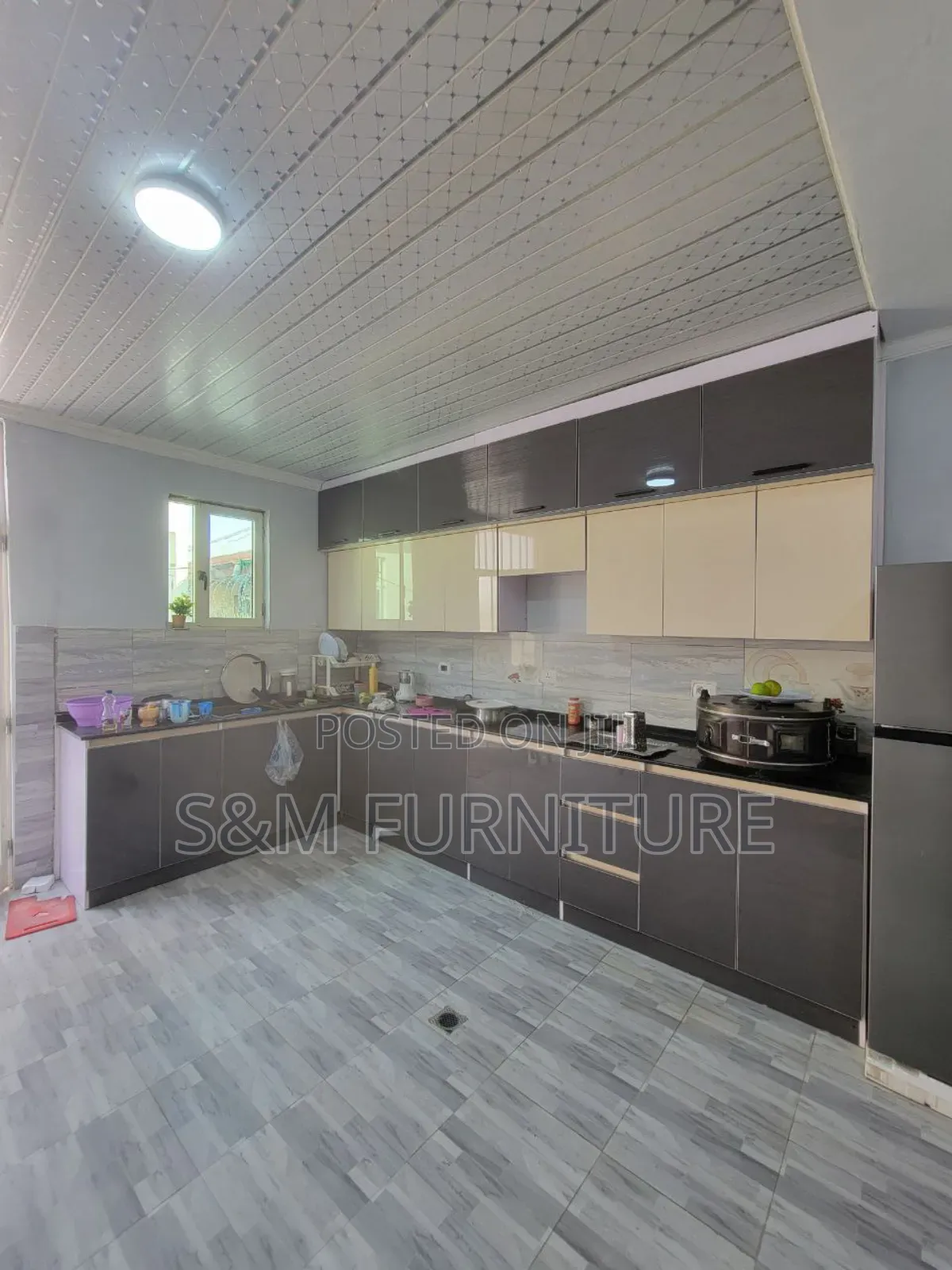 Glossy Kitchen Island Priced Per Square Meter