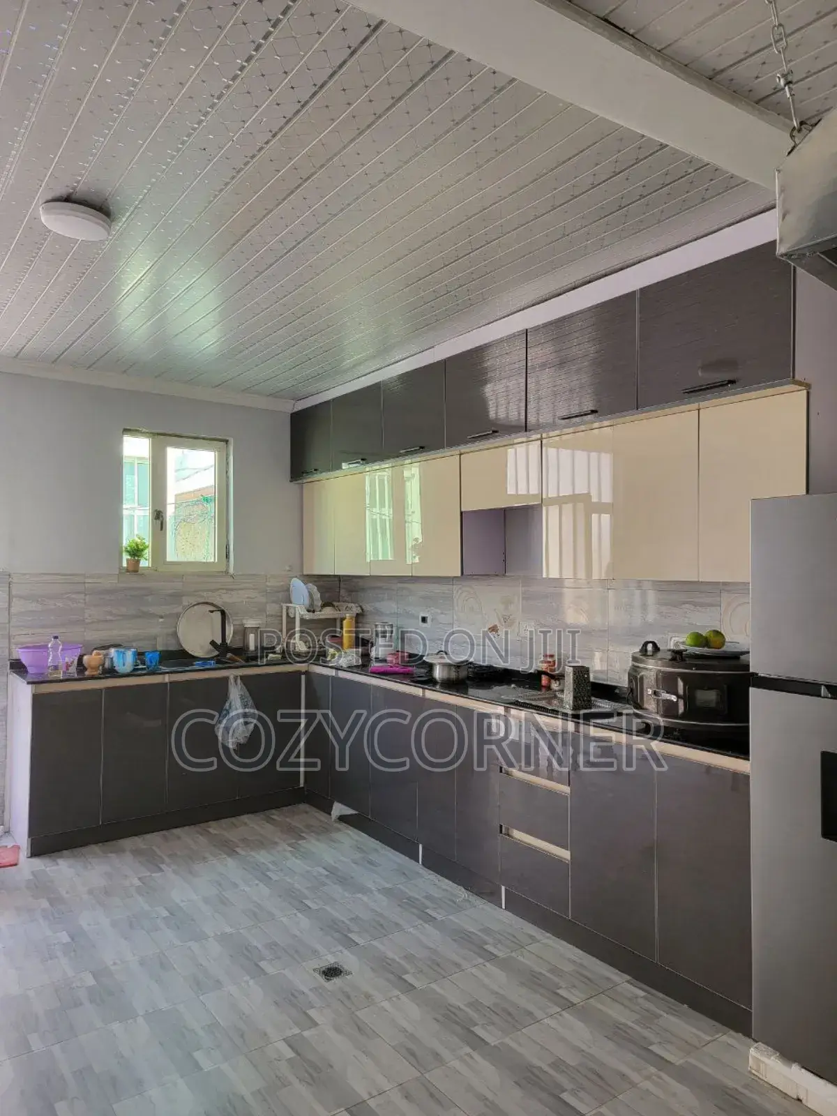 Glossy Kitchen Island Priced Per Square Meter. ኪችን በካሬ