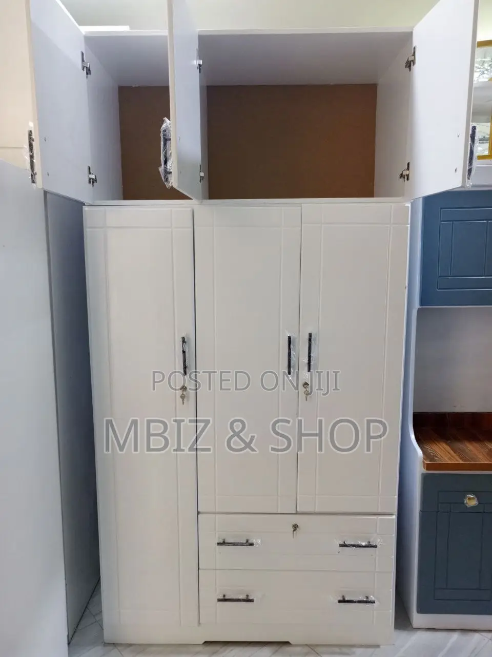 Closet ቁምሳጥን (MDF ሙሉ ቅብ)