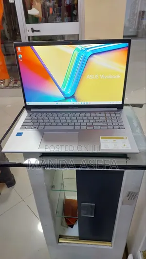 New Laptop Asus VivoBook 15 X505BA 8GB Intel Core I3 SSD 256GB