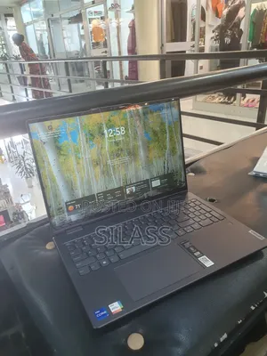 New Laptop Lenovo Yoga 7i 16GB Intel Core I7 SSD 512GB