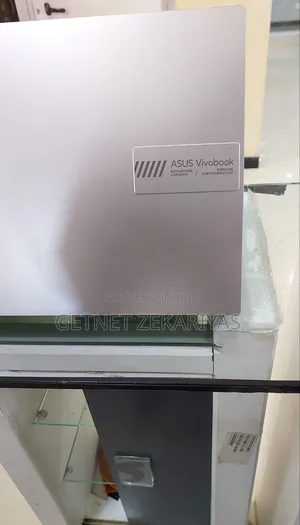 New Laptop Asus VivoBook 15 X505BA 8GB Intel Core I3 SSD 256GB