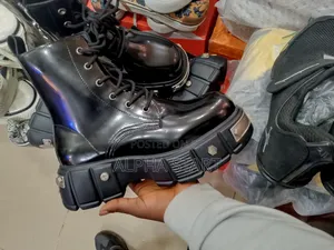 High Quality Lather Boots Shoes for You