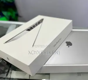 New Laptop Apple MacBook Pro 2019 8GB Intel Core i5 SSD 256GB