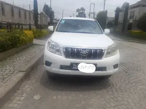 Photo - Toyota Land Cruiser Prado 2012 White