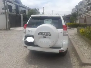 Toyota Land Cruiser Prado 2012 White