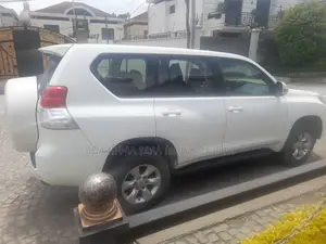Toyota Land Cruiser Prado 2012 White