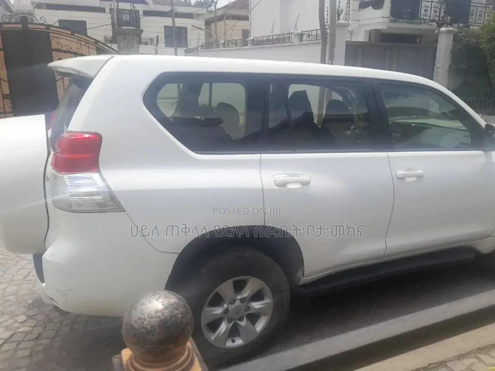 Toyota Land Cruiser Prado 2012 White