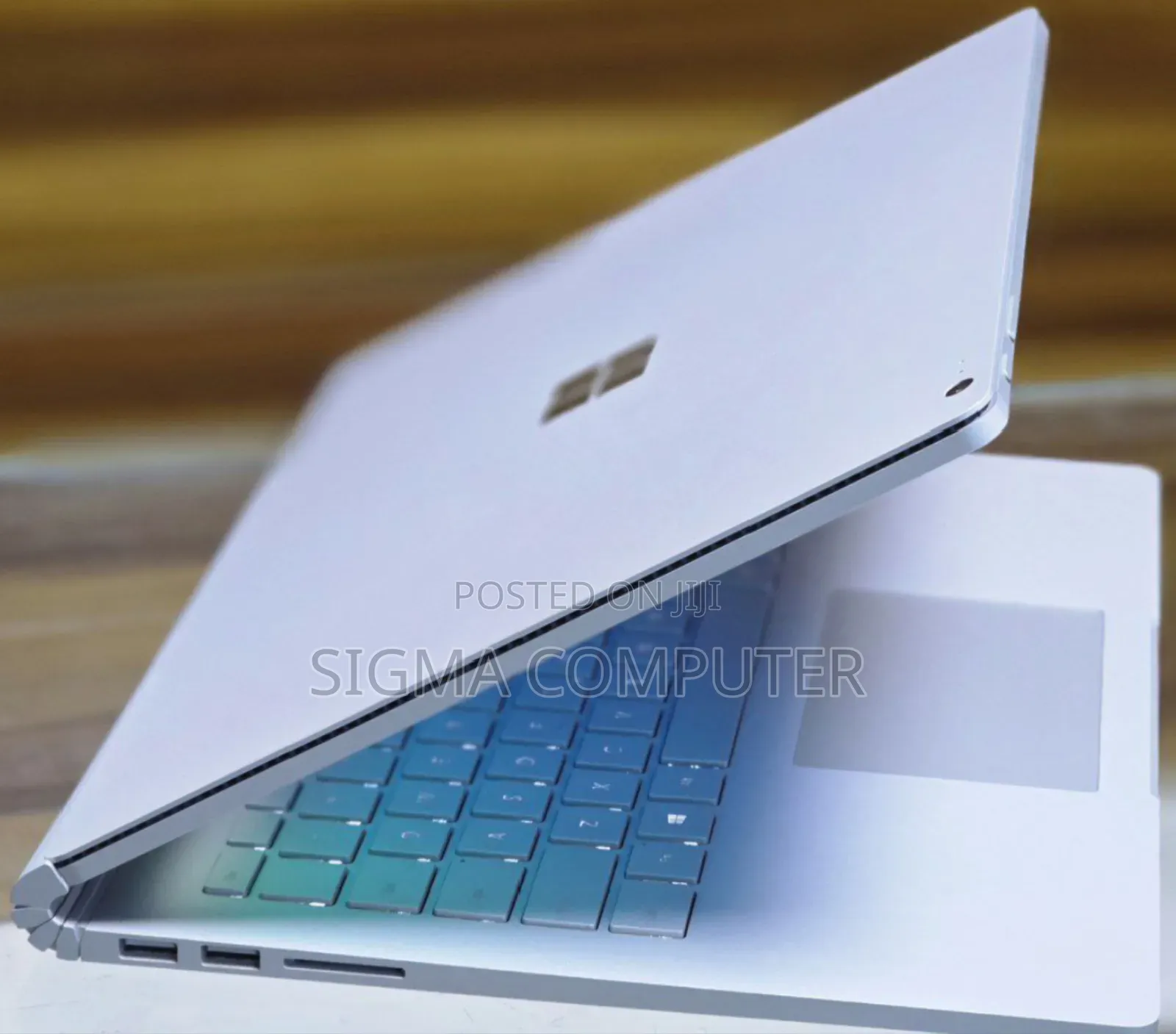 New Laptop Microsoft Surface Book 2 8GB Intel Core I5 SSD 256GB