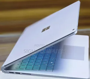 Photo - New Laptop Microsoft Surface Book 2 8GB Intel Core I5 SSD 256GB