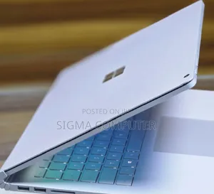 New Laptop Microsoft Surface Book 2 8GB Intel Core I5 SSD 256GB