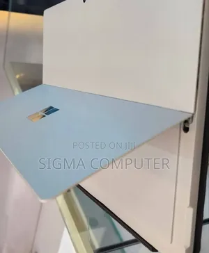 New Laptop Microsoft Surface Pro 7 8GB Intel Core I5 SSD 256GB