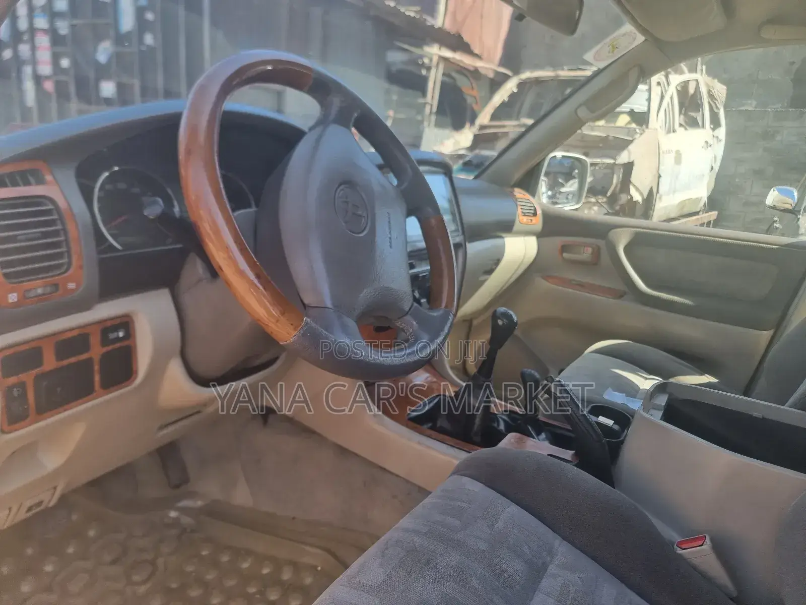 Toyota Land Cruiser 2004 Gold