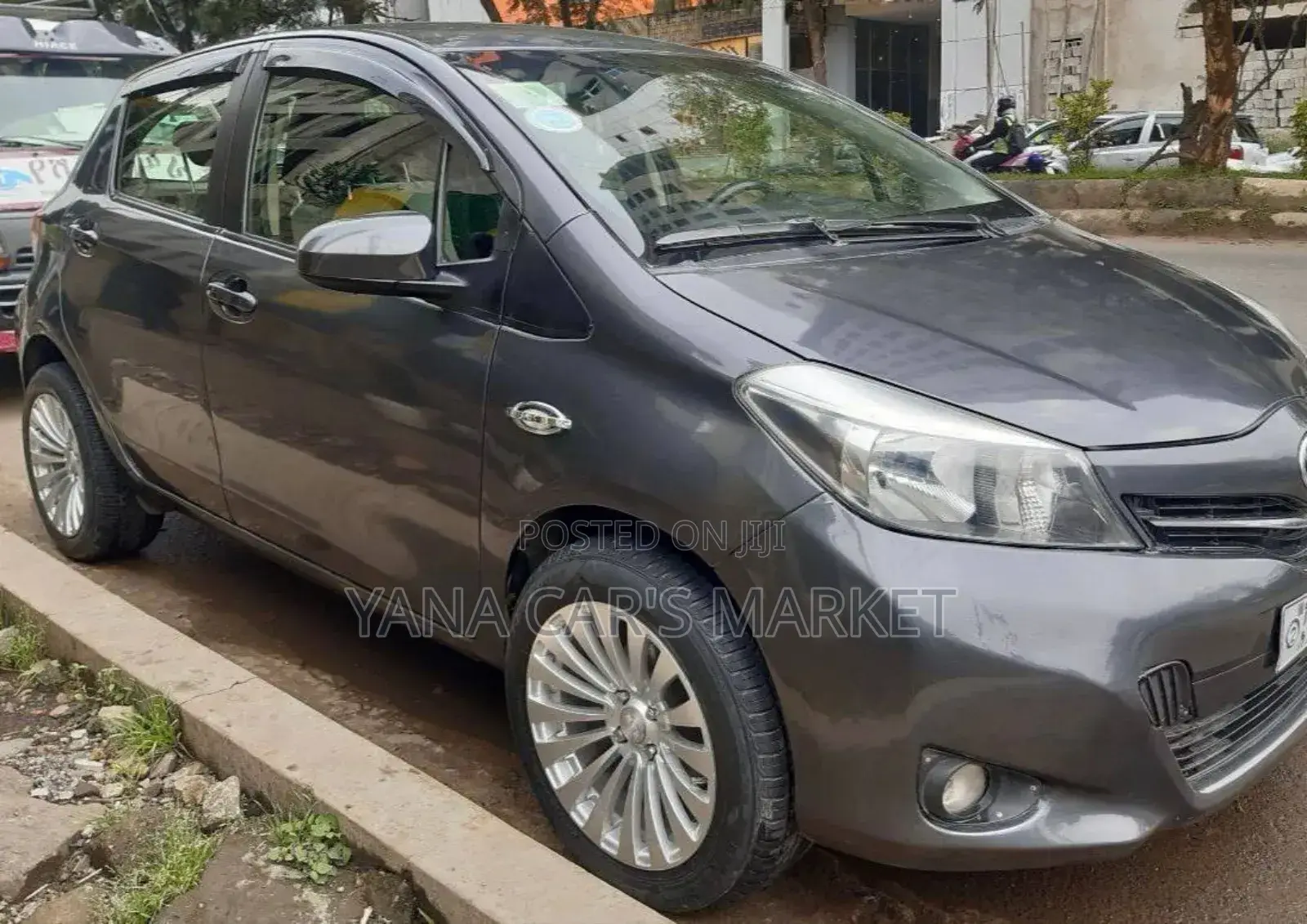 Toyota Yaris 2011 Black