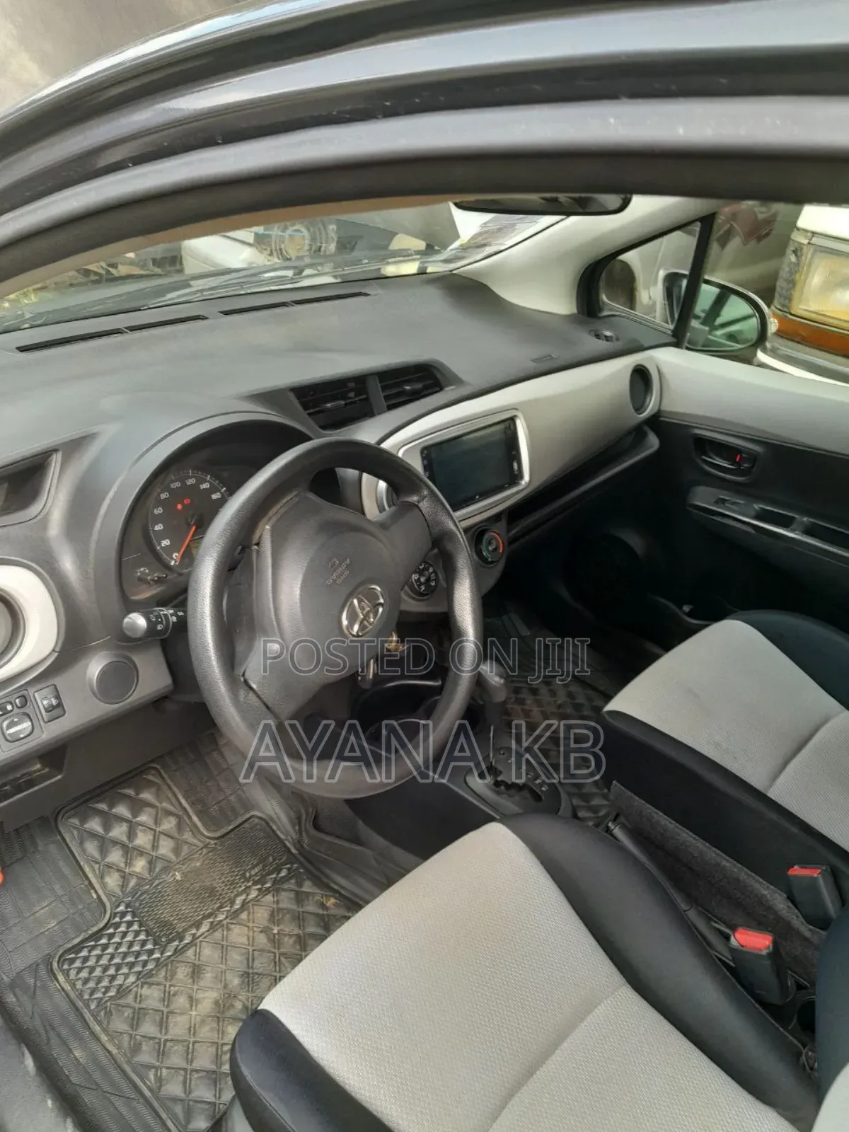 Toyota Yaris 2011 Black