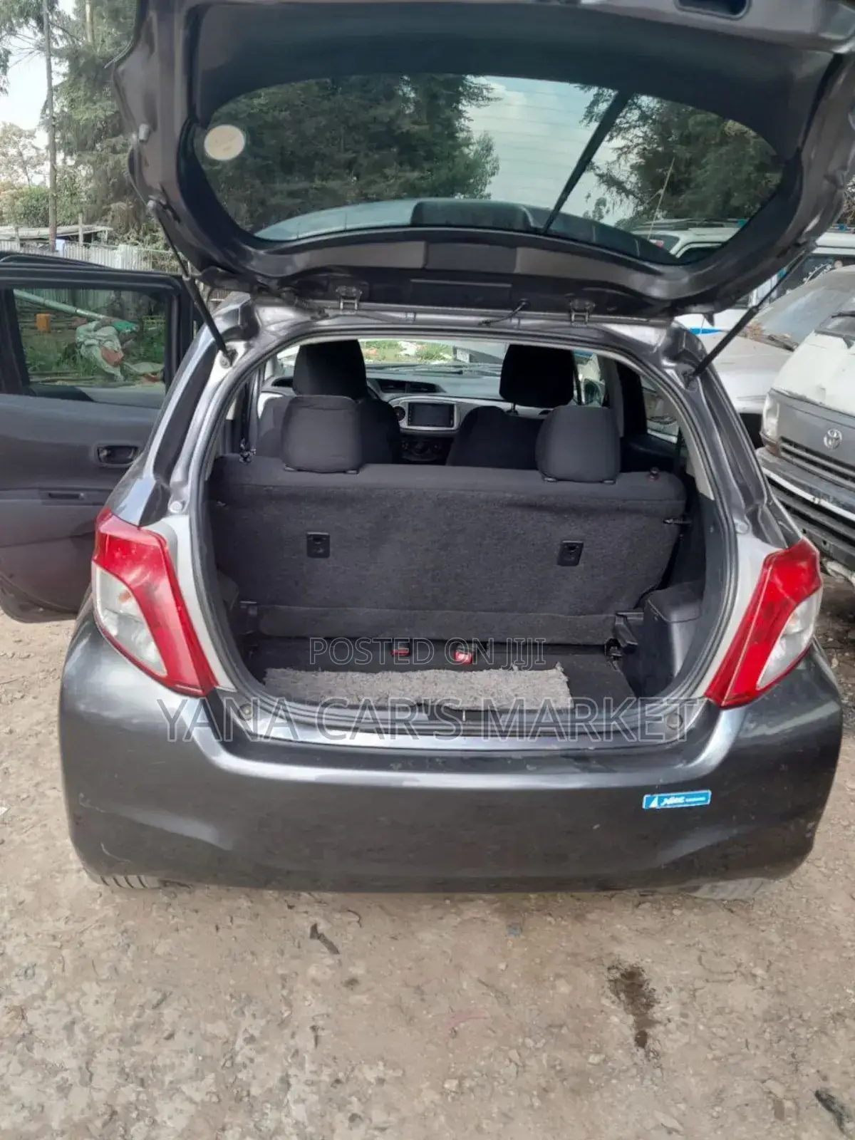 Toyota Yaris 2011 Black