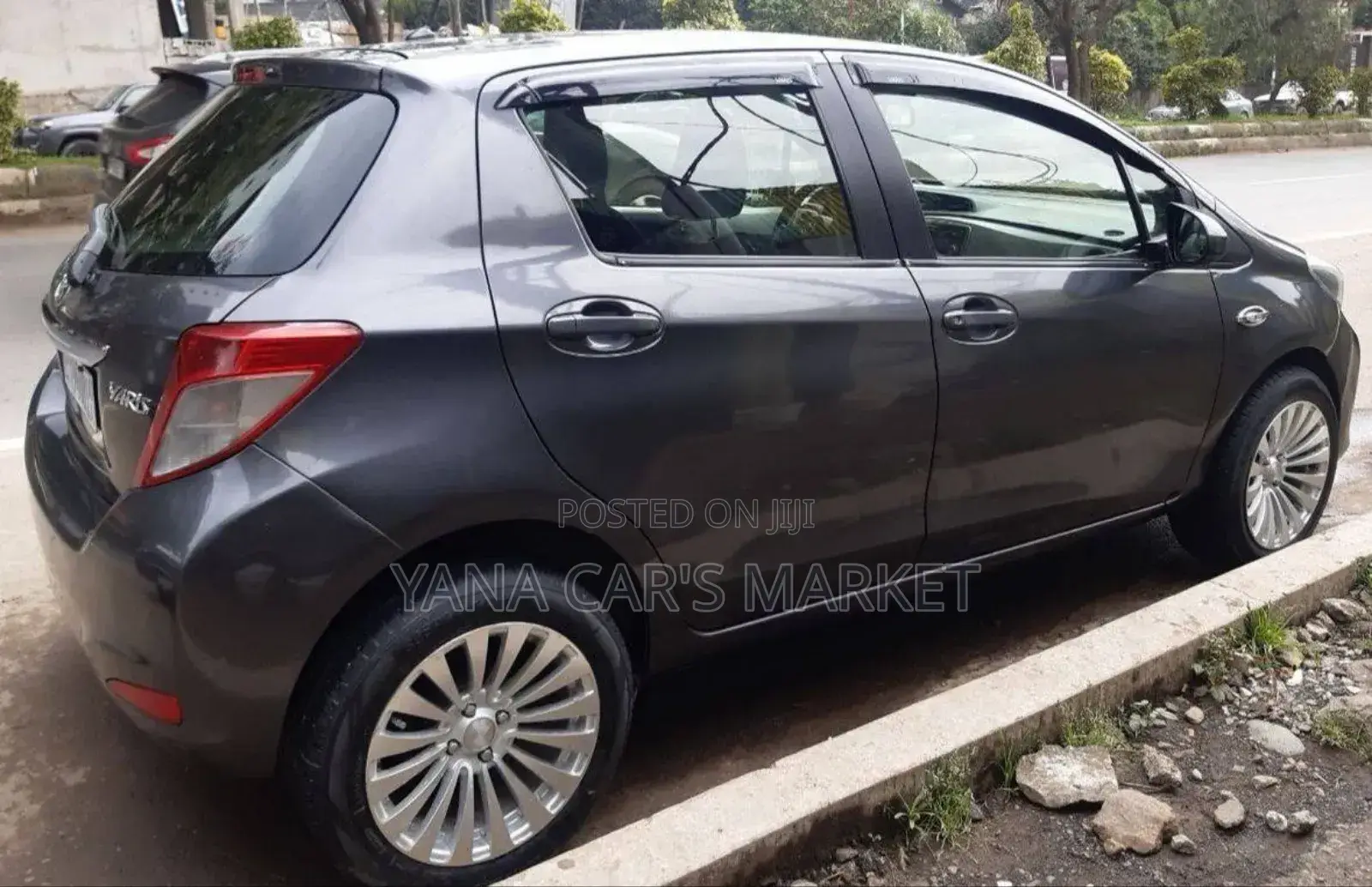 Toyota Yaris 2011 Black