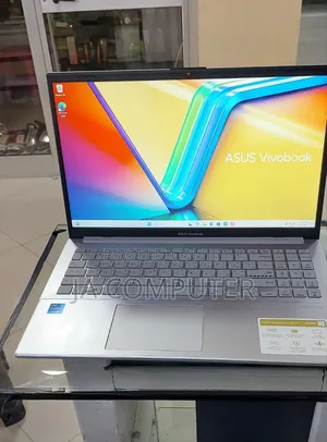 New Laptop Asus VivoBook 15 X505BA 8GB Intel Core I3 SSD 256GB