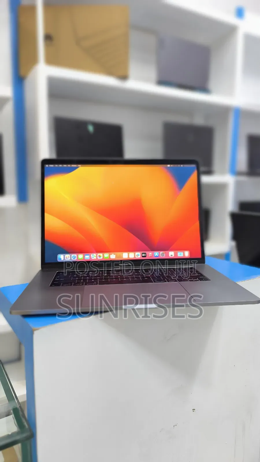 New Laptop Apple MacBook Pro 2017 16GB Intel Core I7 SSD 512GB