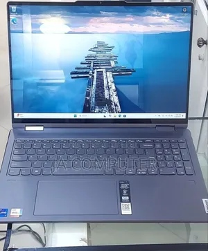 New Laptop Lenovo Yoga 7i 16GB Intel Core I7 SSD 512GB