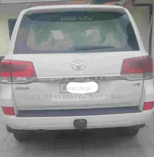 Toyota Land Cruiser 2019 White