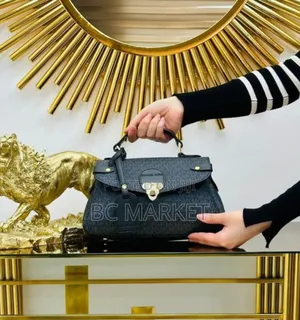 Photo - Michael Kors Handbag Don't Miss