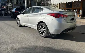 Photo - Hyundai Elantra 2012 Silver