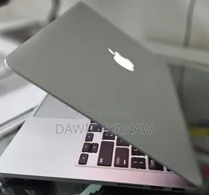 New Laptop Apple MacBook Pro 2015 8GB Intel Core I5 HDD 500GB