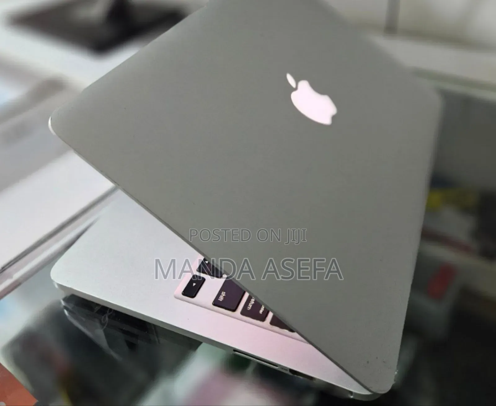 New Laptop Apple MacBook Pro 2015 8GB Intel Core I5 SSD 500GB