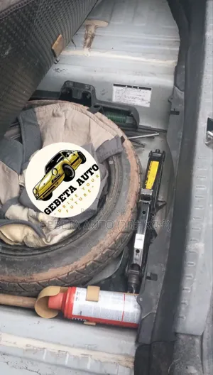 Toyota Yaris 2010 White