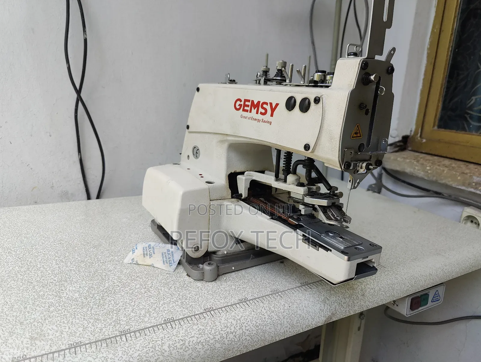 GEMSY Button Attaching Machine
