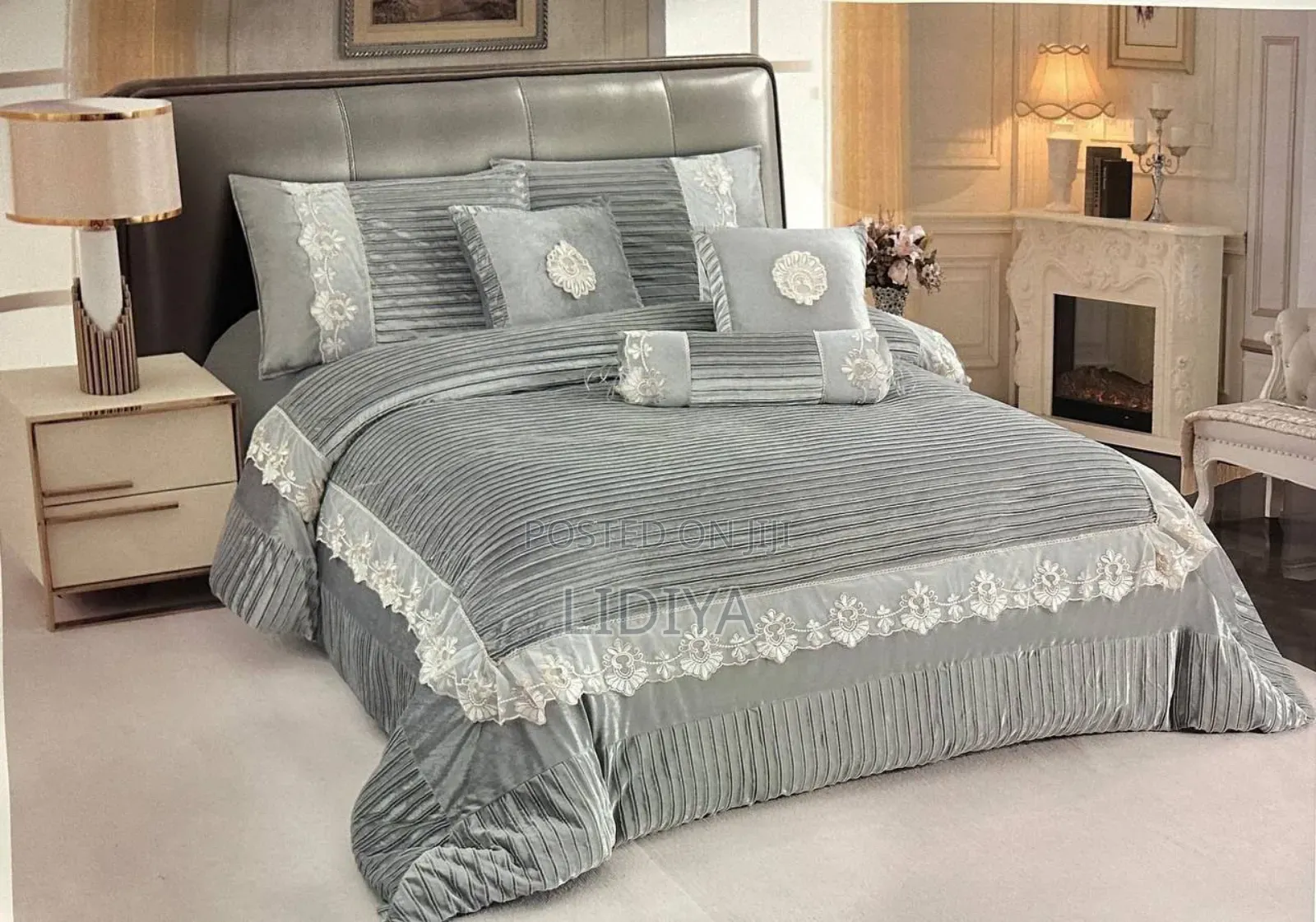 new Arrival!!
Seven (8) PCS Comforter Set