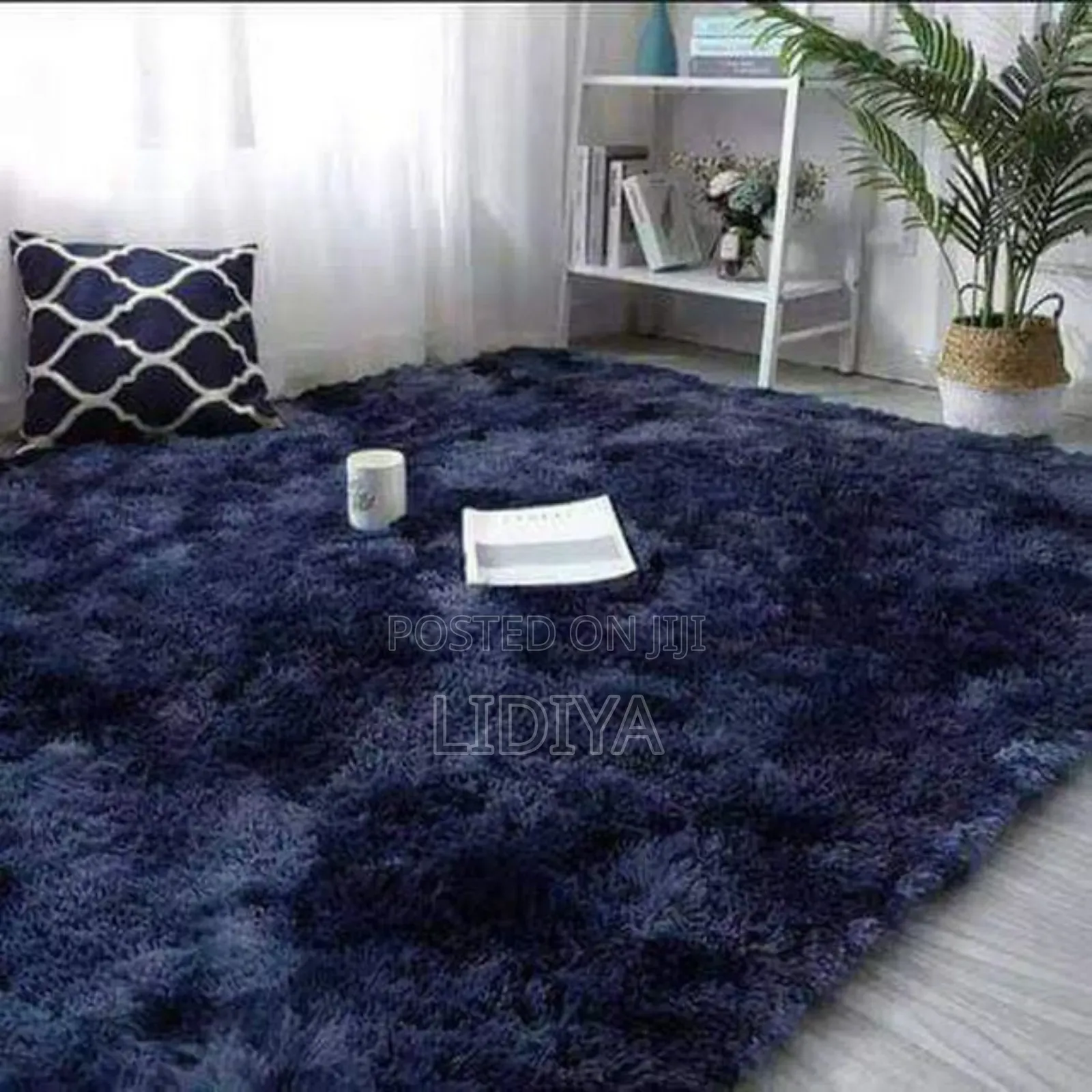 ለስላሳ እና ምቹ የፈር ምንጣፍ