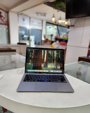 Photo - New Laptop Apple MacBook Air 2020 8GB Intel Core I3 SSD 256GB
