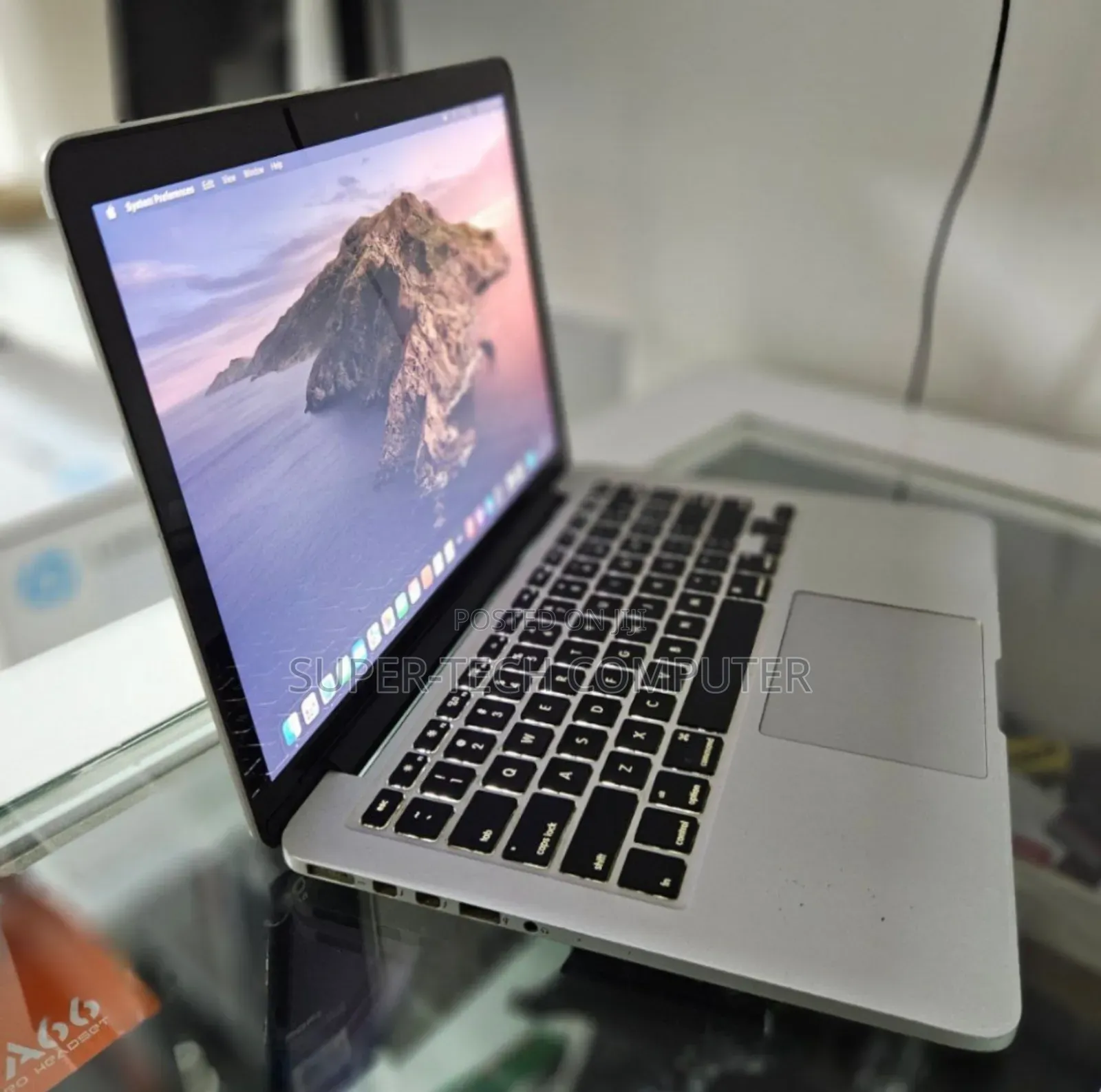 New Laptop Apple MacBook Pro 2015 8GB Intel Core I5 SSD 512GB