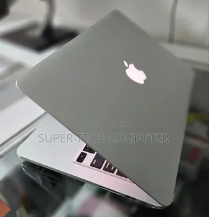 New Laptop Apple MacBook Pro 2015 8GB Intel Core I5 SSD 512GB