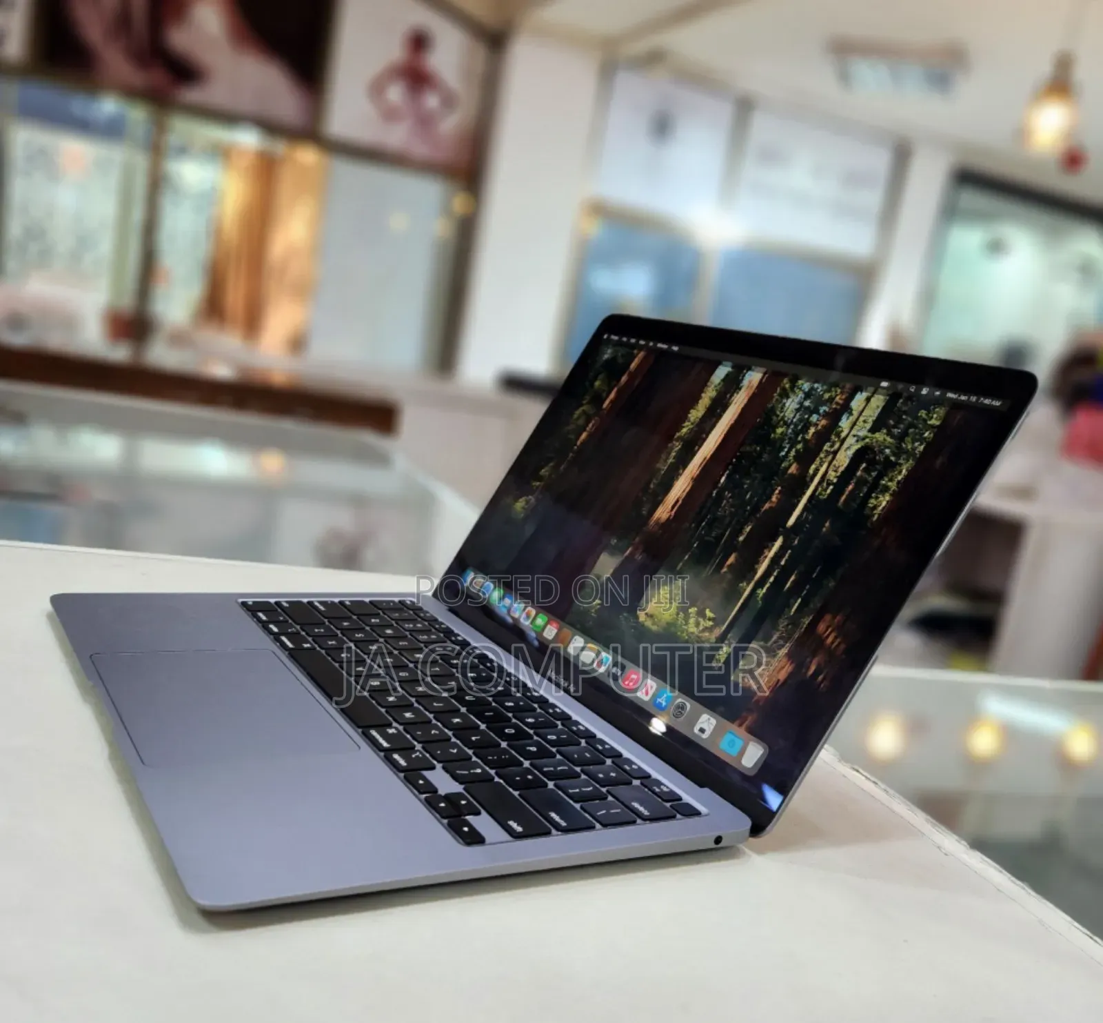 New Laptop Apple MacBook Air 2020 8GB Intel Core I3 SSD 256GB