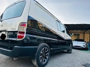 Toyota HiAce 2011 White