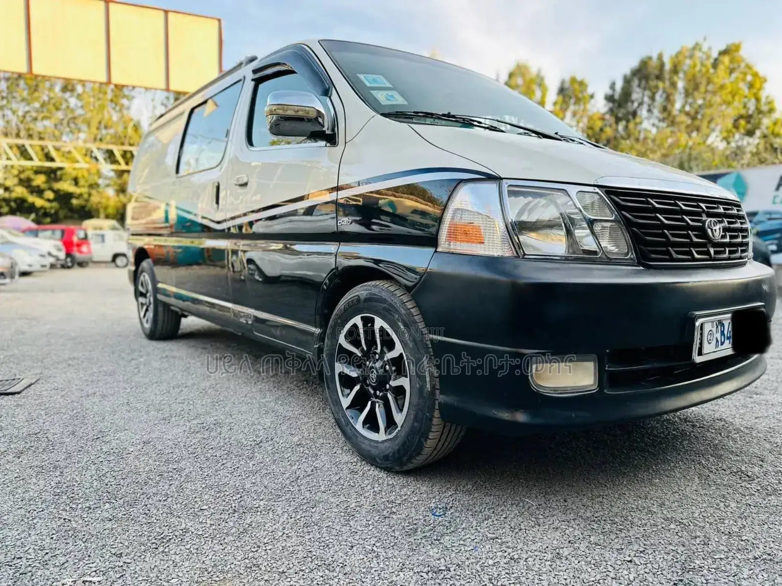 Toyota HiAce 2011 White
