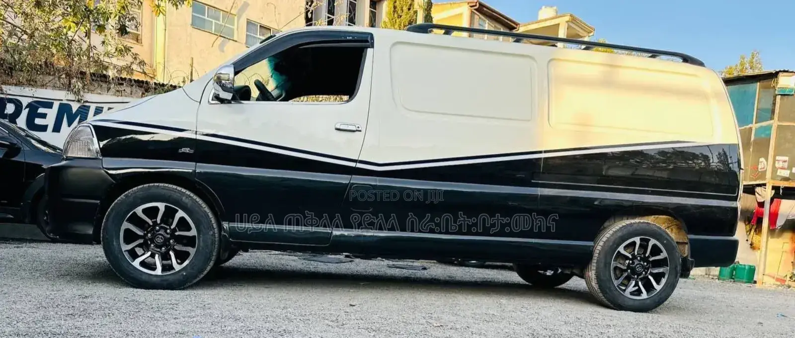 Toyota HiAce 2011 White