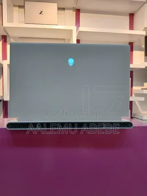 New Laptop Alienware M17x R2 16GB Intel Core I7 SSD 1T