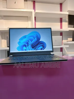 New Laptop Alienware M17x R2 16GB Intel Core I7 SSD 1T